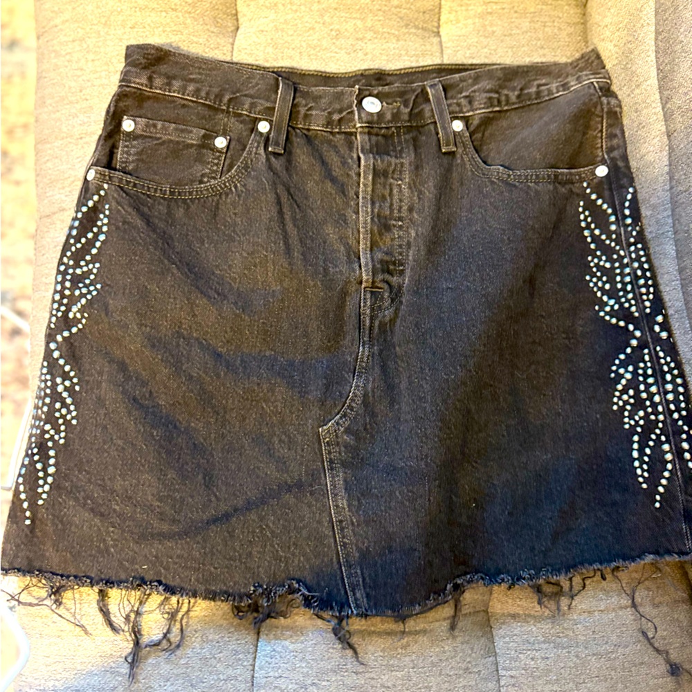 Bundle 3 for $15. Levi's Black Embellished Mini Skirt. Size 32 Waist.